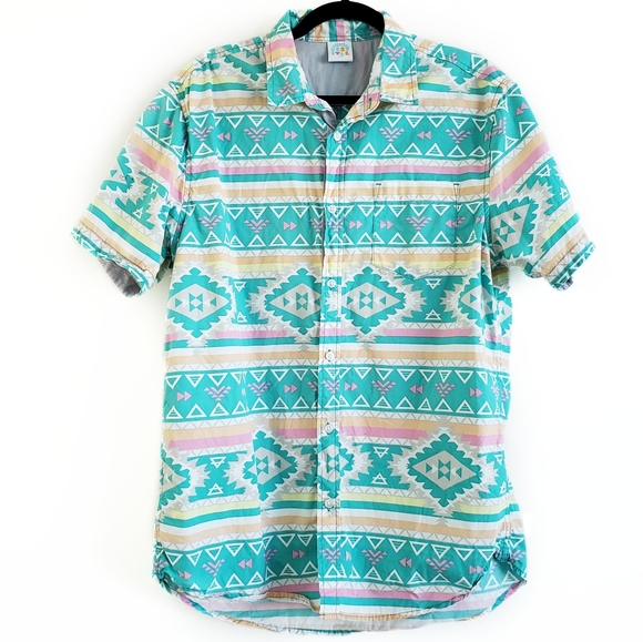 Urban Heritage Festival shirt green size
Large